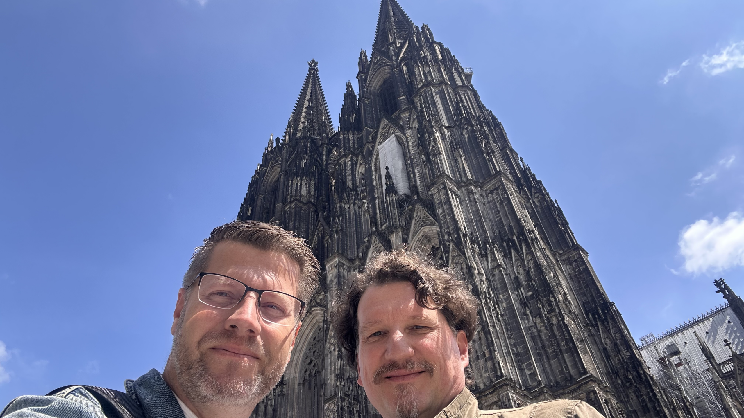 Tim und Alex vor dem Kölner Dom